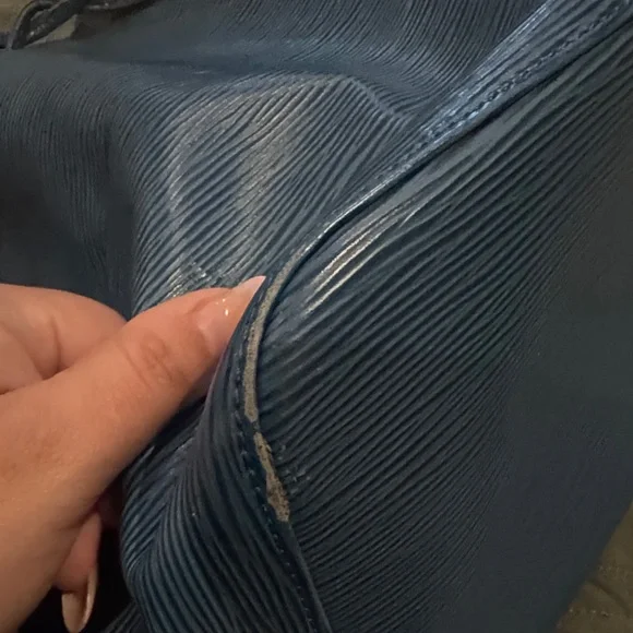 Louis Vuitton EPI NOE - Picture 6 of 7